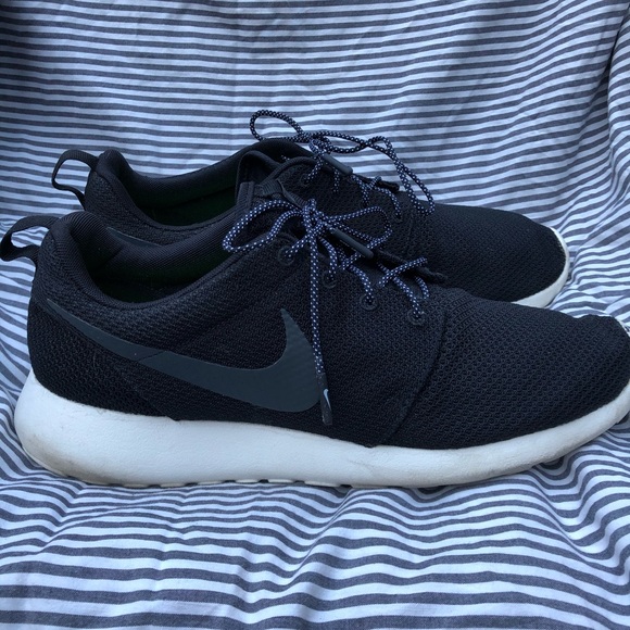 roshe tennis shoes